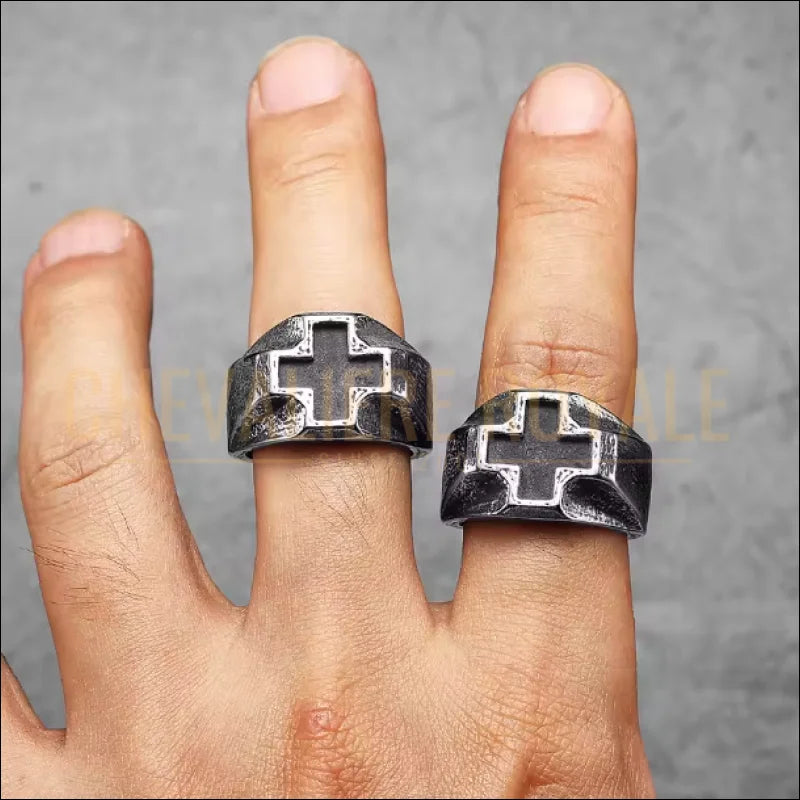 Croix de jérusalem en vedette: chevalière acier