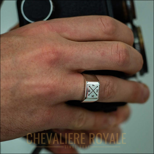 Chevaliere personnalisée carrée -Chevaleire ROyale 