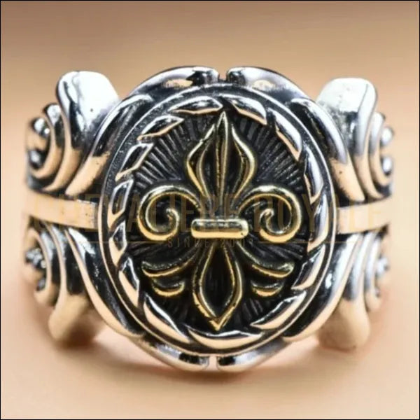 Fleur de Lys Éternelle : Chevalière en Argent pour Affirmer Votre Statut-Chevaliere Royale-