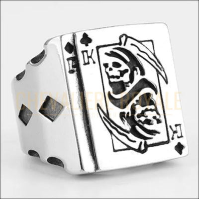Gross-chevalierehomme-acier-design-poker-king-tete-de-mort
