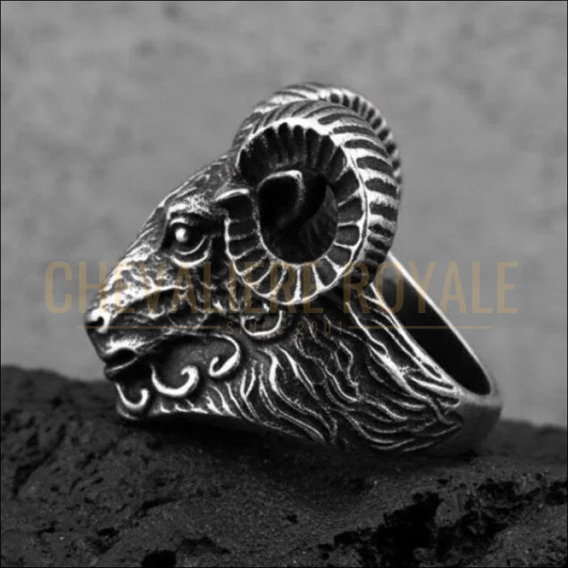 bague-tete-de-taunneau-chevlaiere-royale