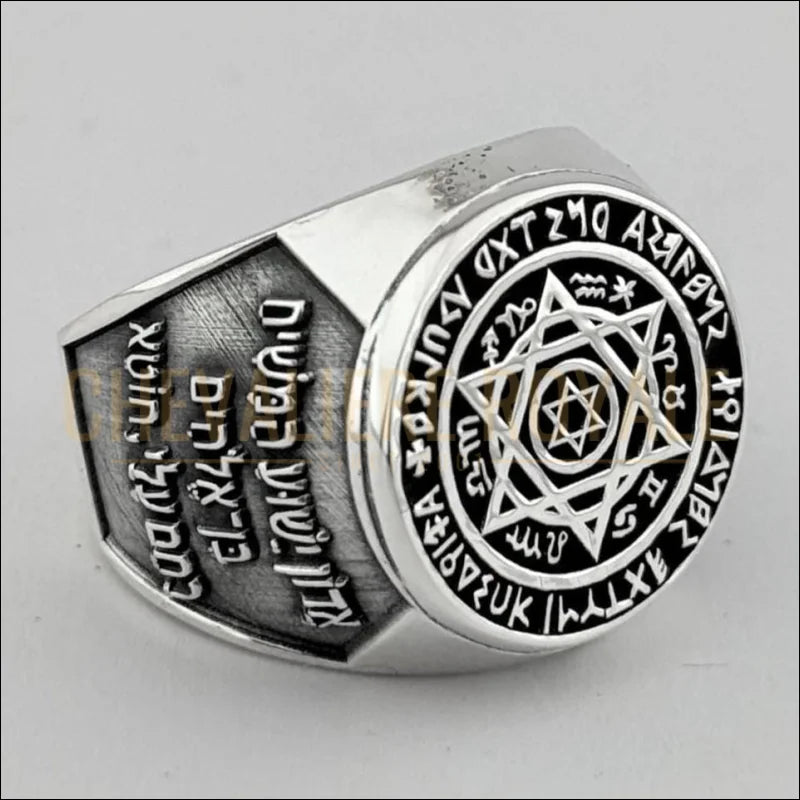 La bague du roi Salomon - un bijou chargé de mystère-chevaliere-royale-2025