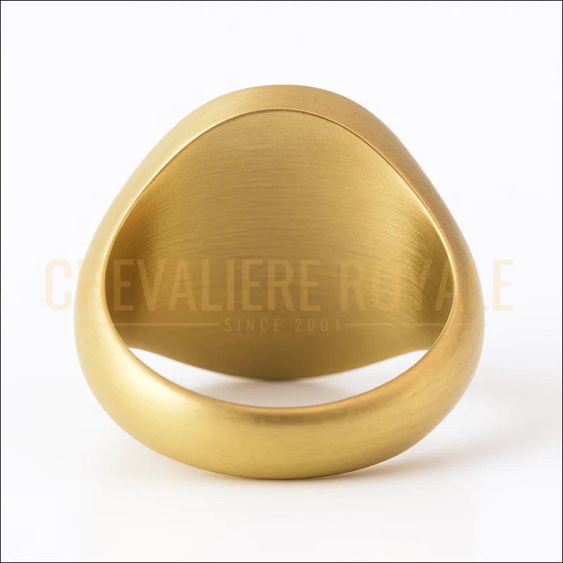 bague-or-jaune-grave-heraldique-18-carats-ecru-armoirie-chevaliere-royale