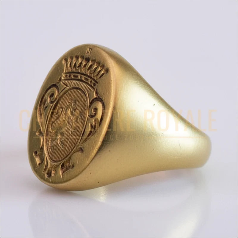 bague-or-JAUNE-sur-mesure-grave-halardique-chevaliere-royale