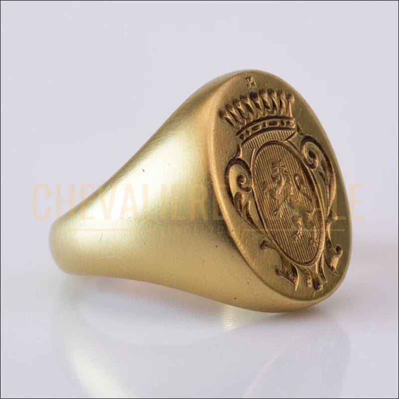 bague-or-sur-mesure-grave-halardique-chevaliere-royale