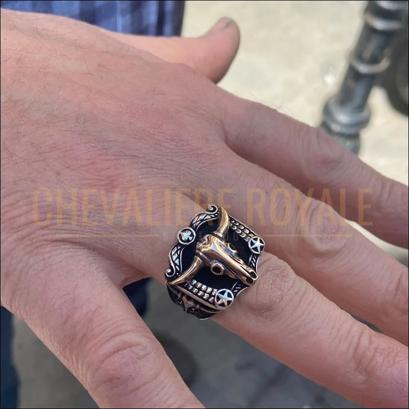 bague-argent-massif-pour-hommes-tete-de-taureau-chevaliere-royale