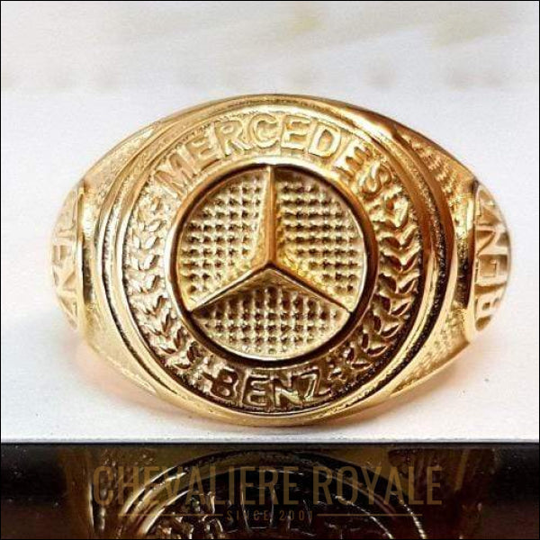Chevaliere-argent-couelur-or-logo-de-Mercedes-Benz-design-3D
