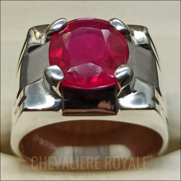 Chevaliere-argent-massif-pierre-rouge-rubis-5-carats.