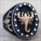 Chevalière argent signe du zodiaque scorpion trois emblèmes