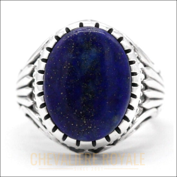 Chevalière  une pierre d'un bleu profond de lapis lazuli