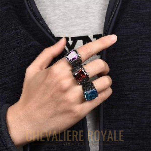 Chevaliere Royale - Bague homme acier inoxydable rouge bleu violet finement taillé  bijou qualite