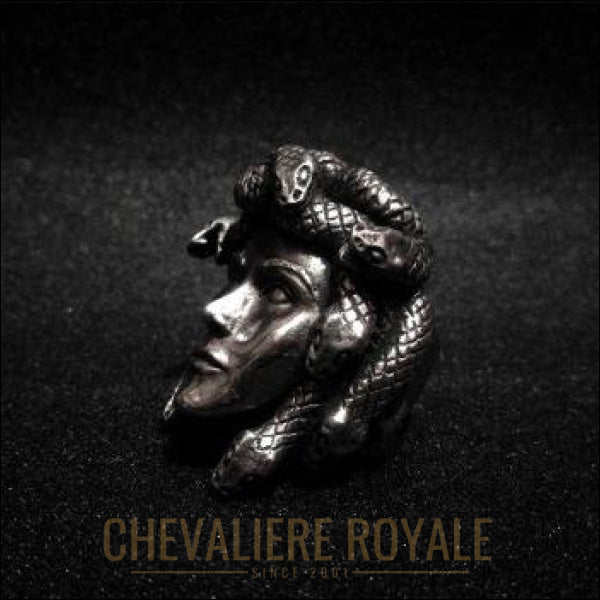 Chevaliere Royale - bague homme acier Médusa monstre aux cheveux de serpent massive