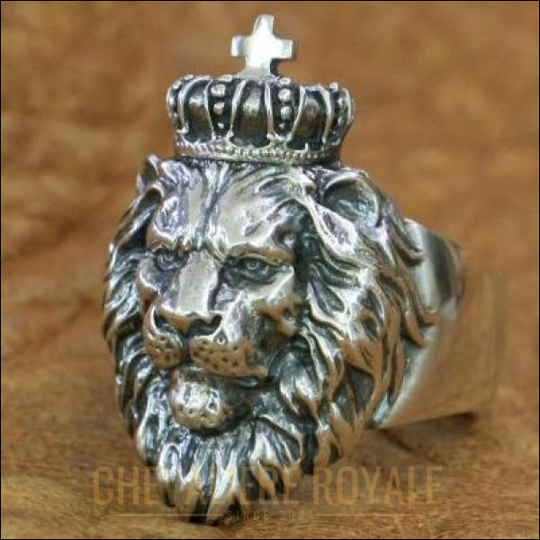 Chevaliere royale pour homme argent tête de lion symbolisant la force la sagesse