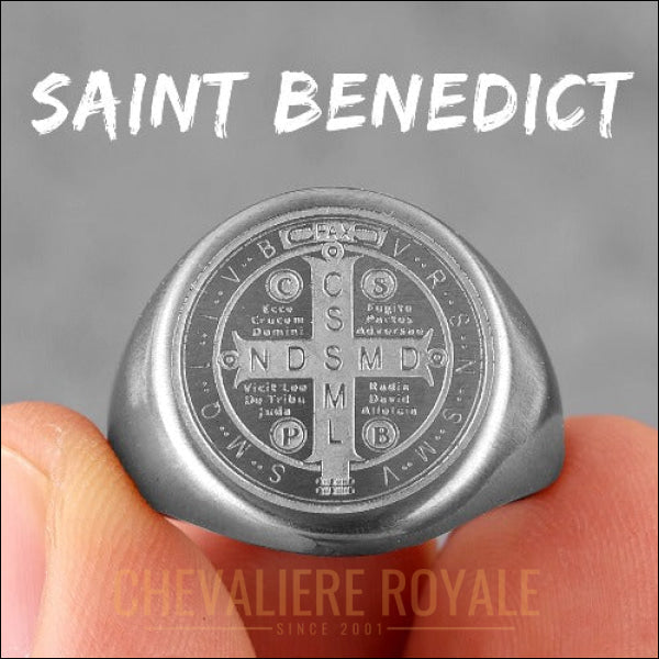 Chevalières homme acier catholicisme Saint Benoît Exorcisme