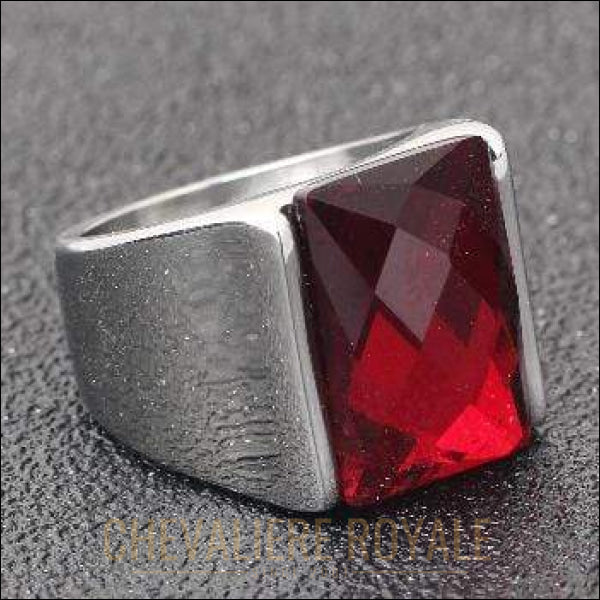 Chevaliere Royale - Bague homme en acier la pierre hexagonal de quartz métaphysique rouge pas cher