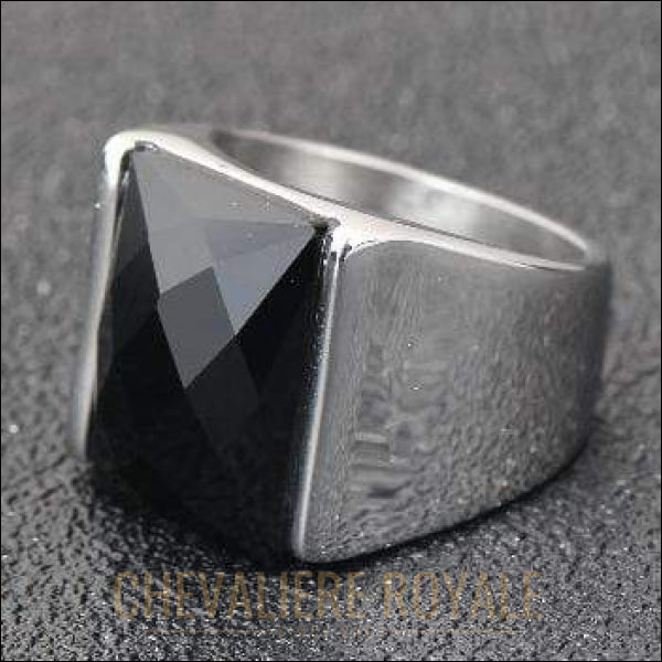 Chevaliere Royale - Bague homme en acier la pierre hexagonal de quartz métaphysique noir pas cher