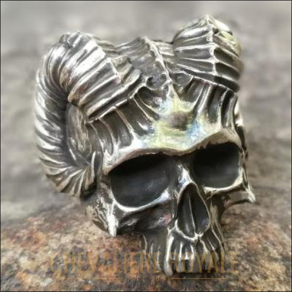Chevalière royale homme en acier style gothique crâne de diable cornu