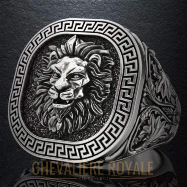Bague Chevalière homme tête de lion avec deux finitions (argent ou or) pas cher