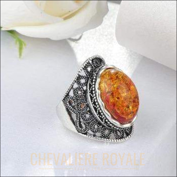 Chevaliere Royale pour femme - bague antique équipés de pierres d'ambre bijou pas cher