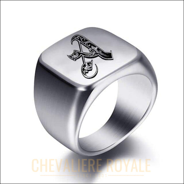 Chevaliere Royale - Bague simple pour hommes en acier inoxydable personnalisable 