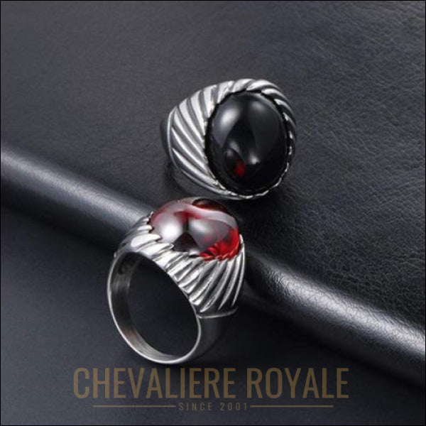 Chevalier royale vintage pour homme en titane antique pierre onyx  couleur rouge et noir 