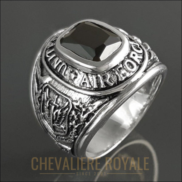 Chevaliere américaine avec pierre zircon noire- Chevaliere Royale - 