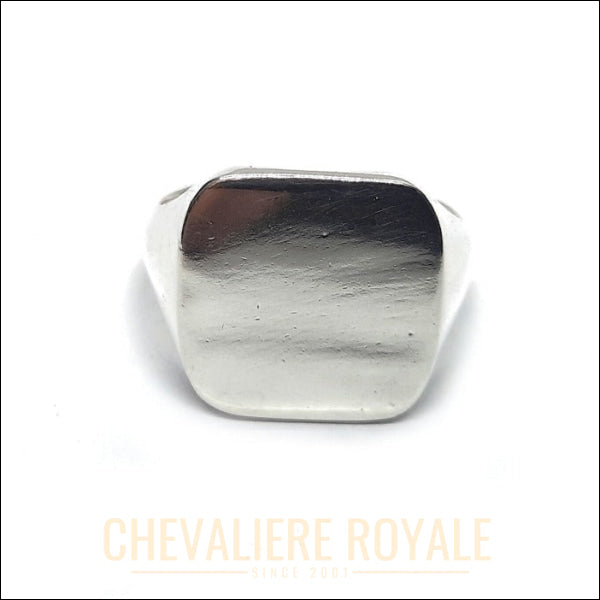 Style Carré Raffiné : Chevalière Classique en Argent-Chvealiere Royale-1