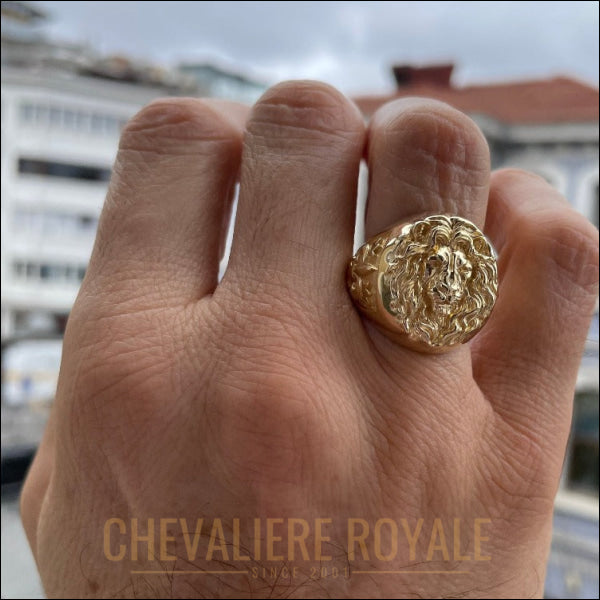 Chevalière Or Massif : Le Pouvoir du Lion et la Noblesse de la Fleur de Lys - Chevaliere Royale - 945